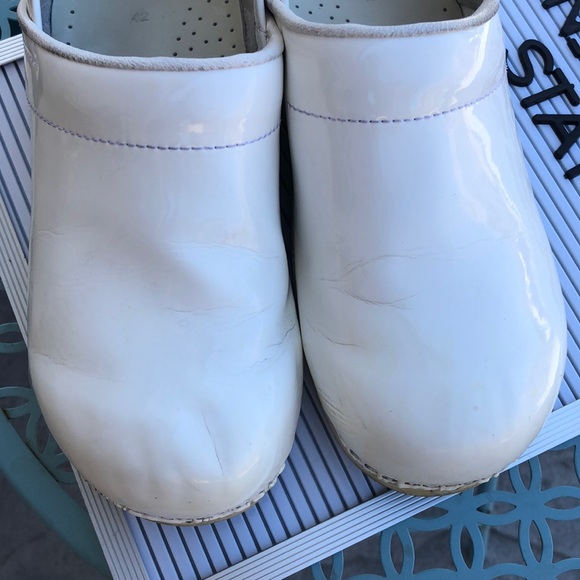 Sanita White Patent Leather Nurse Clogs - Picture 4 of 8